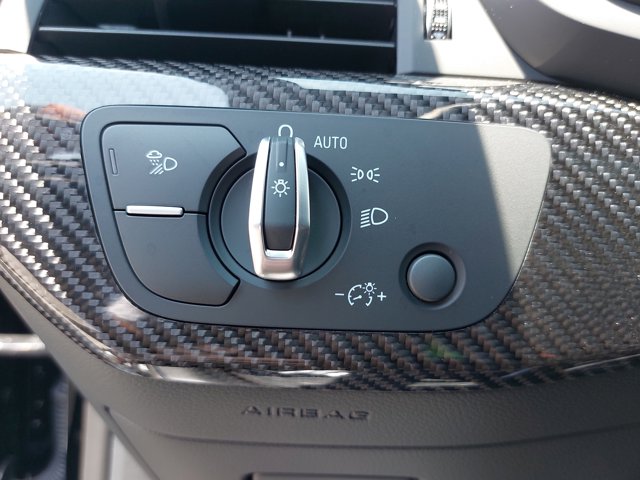 Vehicle image 26 of 36