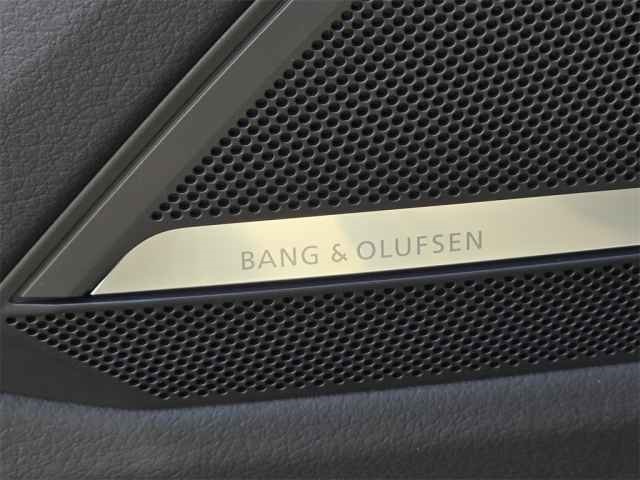 Vehicle image 15 of 47