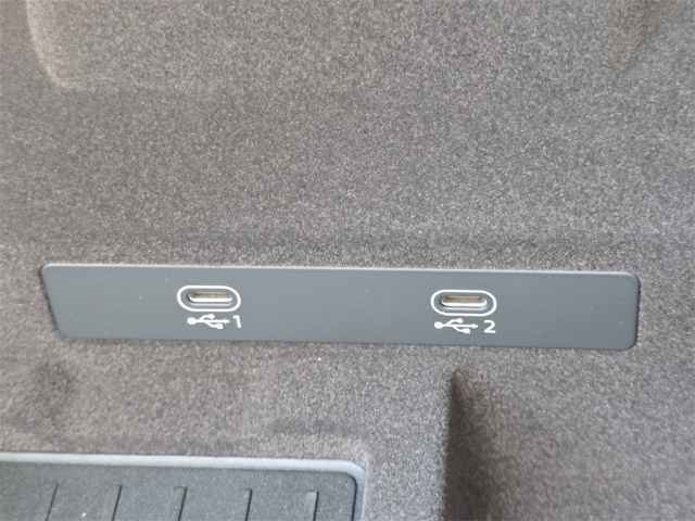 Vehicle image 16 of 47