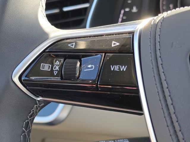 Vehicle image 21 of 45