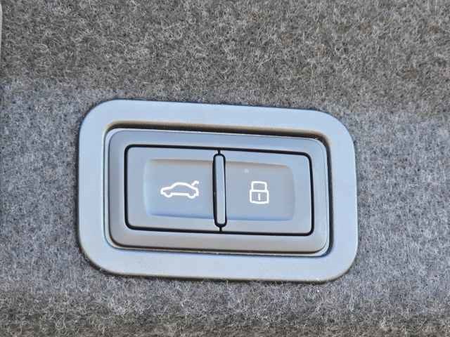 Vehicle image 25 of 45