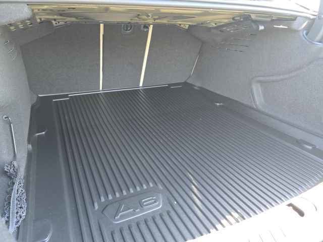 Vehicle image 28 of 45
