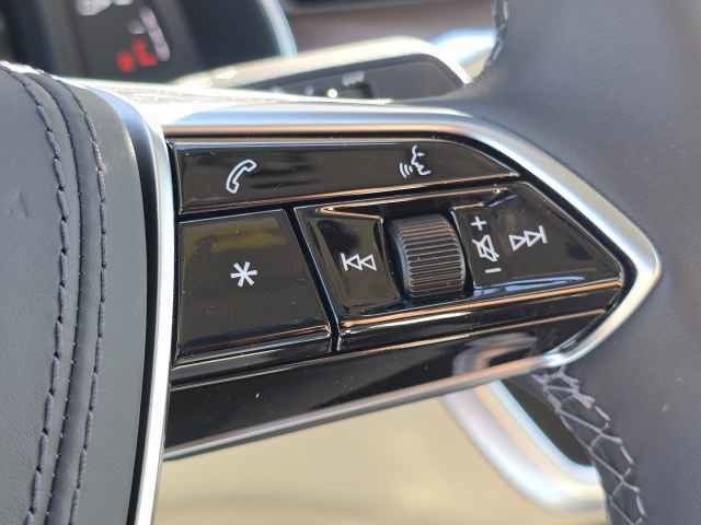 Vehicle image 22 of 45