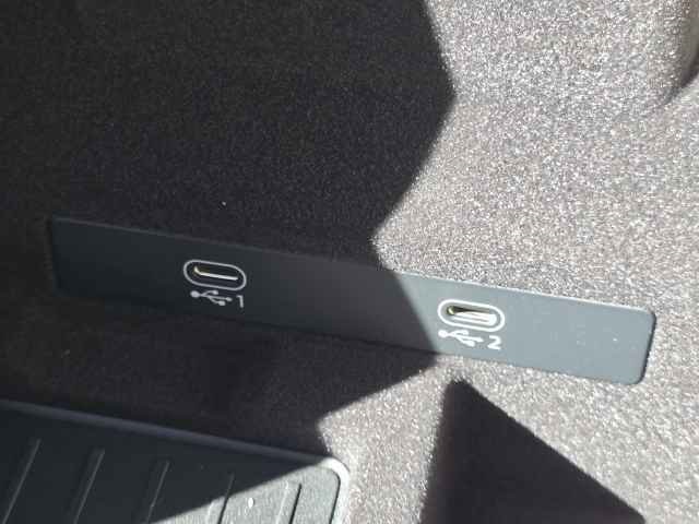 Vehicle image 14 of 45