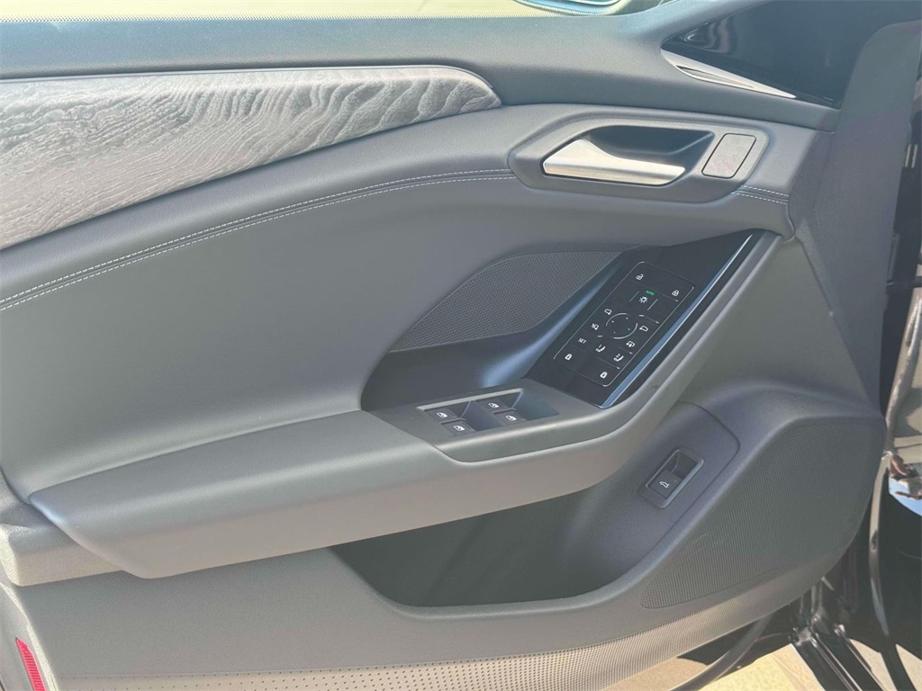 2025 Audi A6 e-tron Premium Image 18 of 21