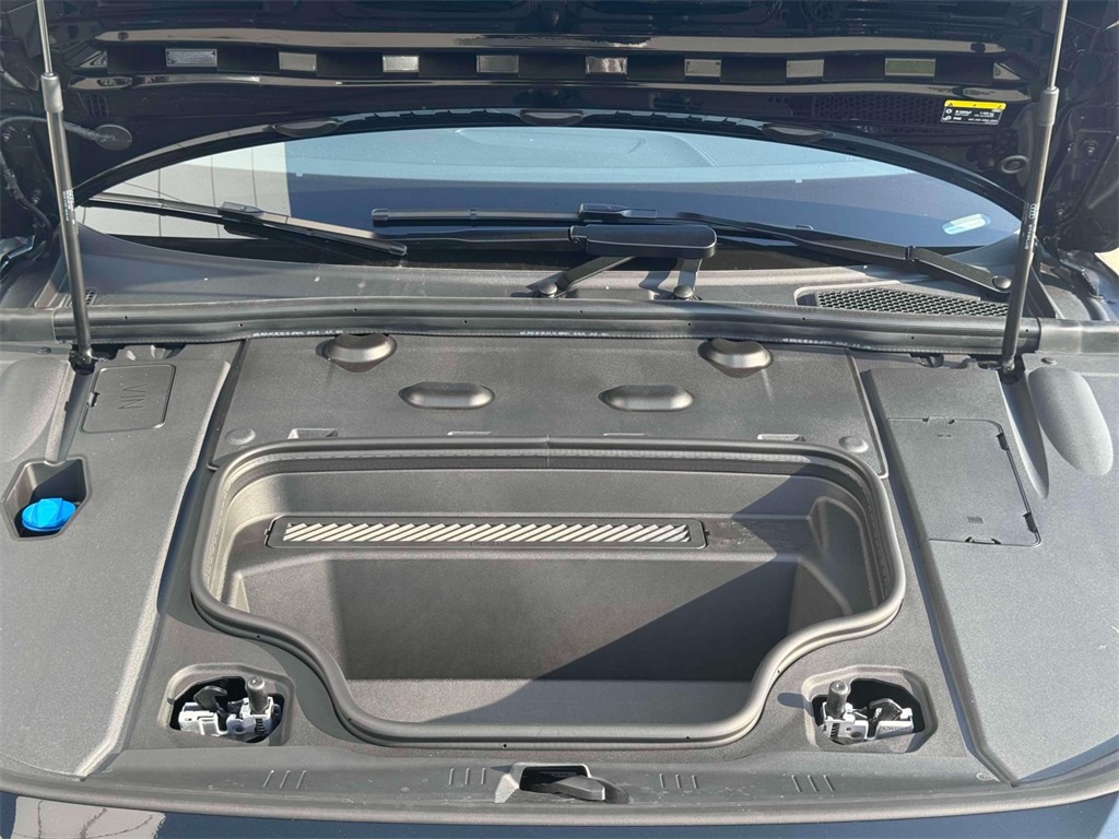 2025 Audi A6 e-tron Premium Image 5 of 21