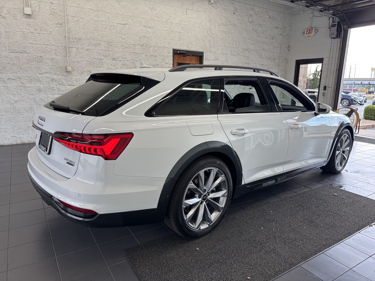 2025 Audi A6 Allroad Premium Plus Image 5 of 58