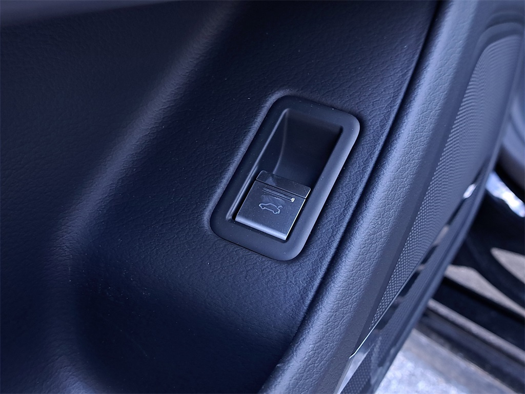 2025 Audi A8 Base Image 31 of 32