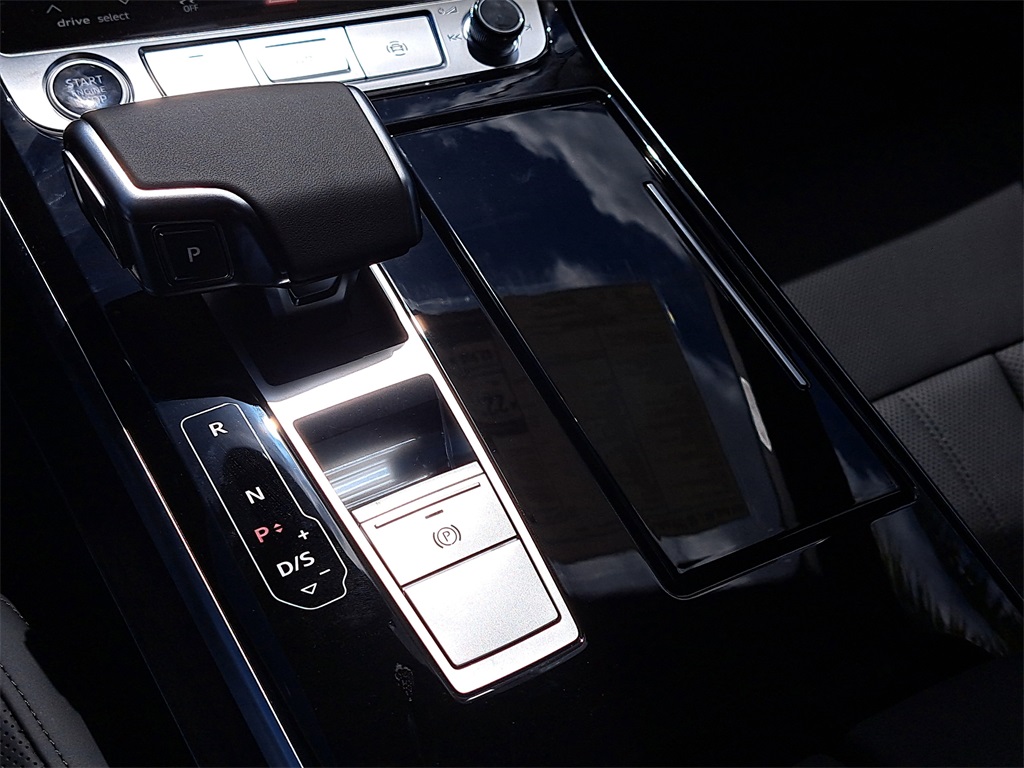 2025 Audi A8 Base Image 25 of 32