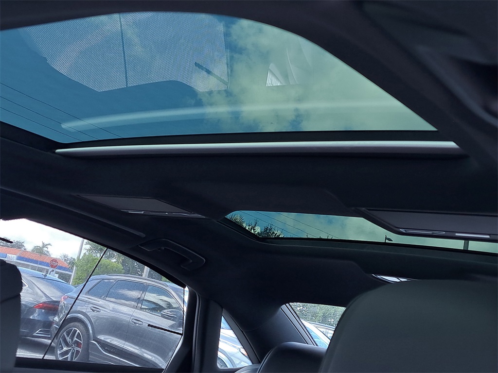 2025 Audi A8 Base Image 15 of 32