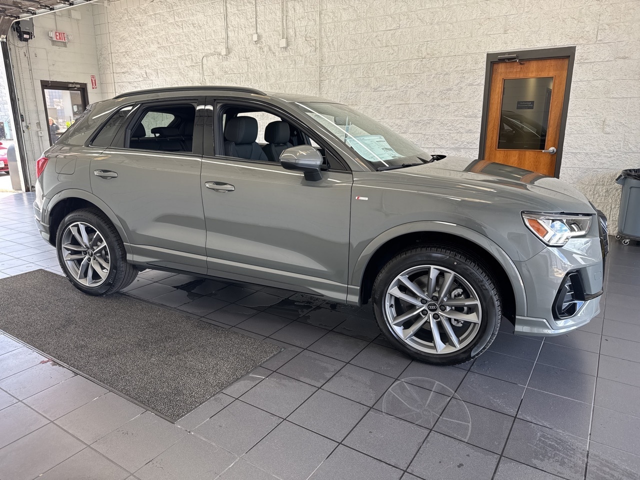 2025 Audi Q3 S Line Premium Image 3 of 57