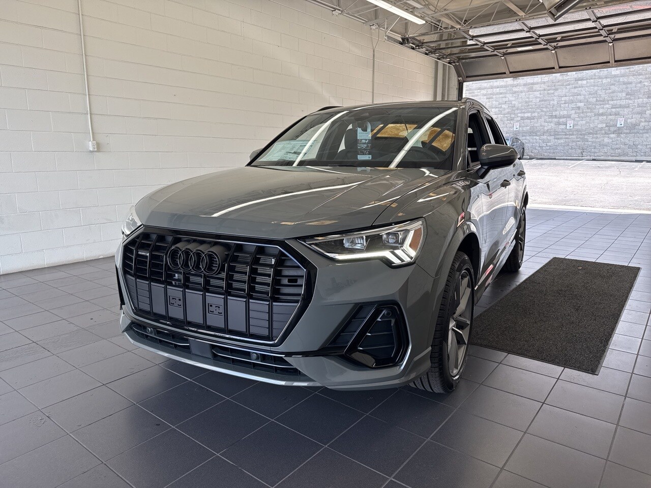 2025 Audi Q3 S Line Premium Image 2 of 57