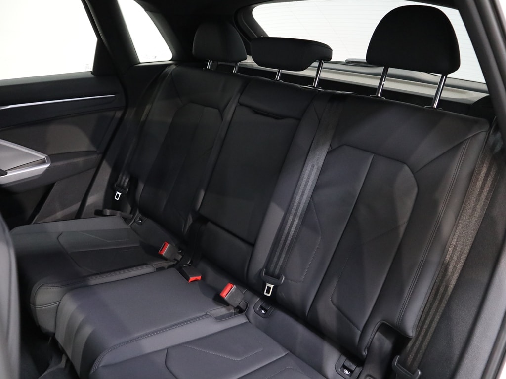 Vehicle image 11 of 11