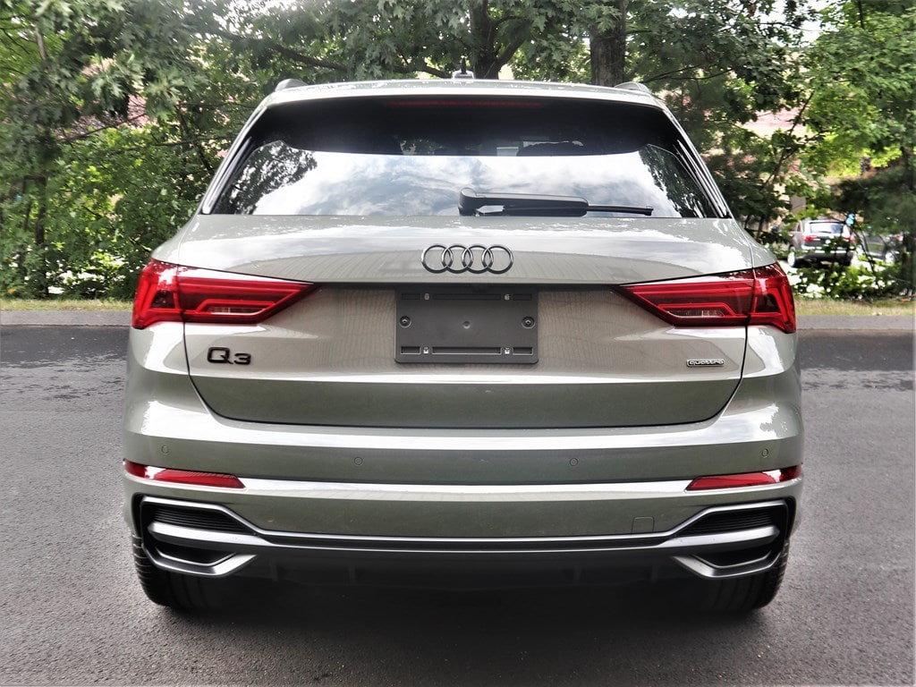 Vehicle image 5 of 11