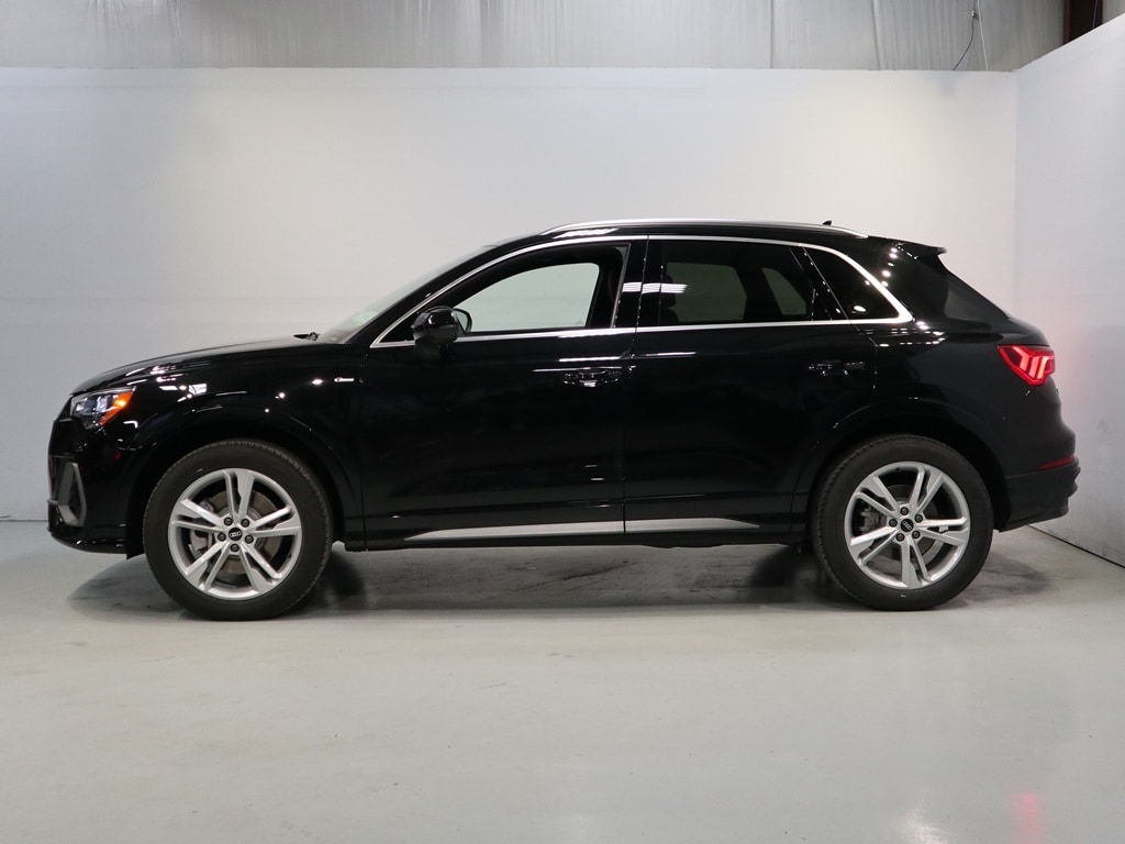 Vehicle image 6 of 10