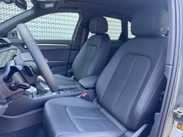 Vehicle image 8 of 15