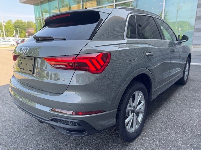 Vehicle image 2 of 15