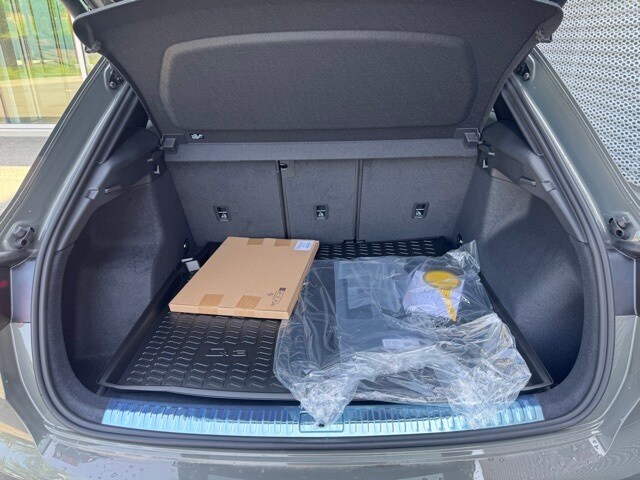 Vehicle image 6 of 15