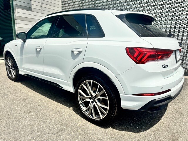 Vehicle image 5 of 16