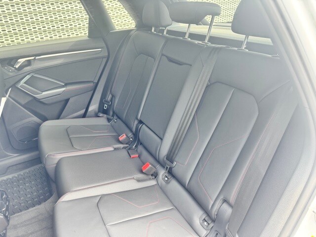 Vehicle image 10 of 16