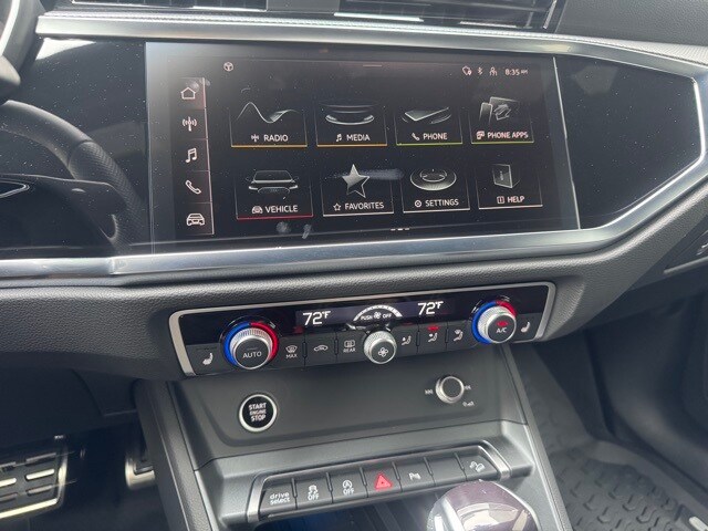 Vehicle image 14 of 16