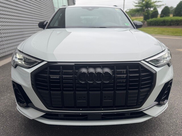 Vehicle image 2 of 16