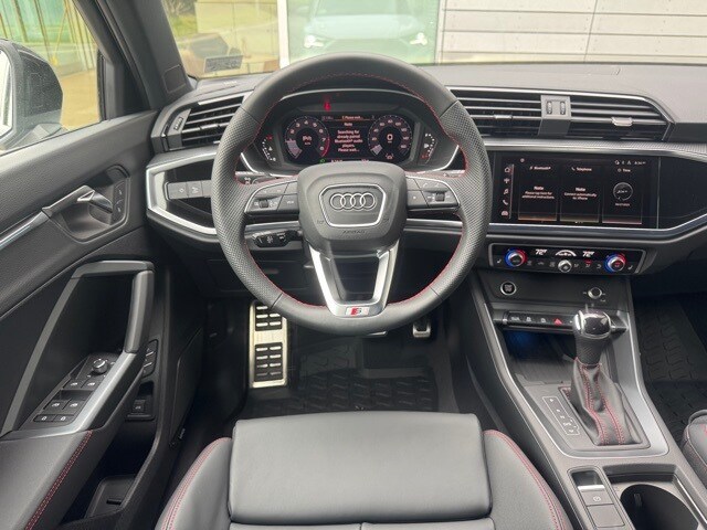 Vehicle image 12 of 16