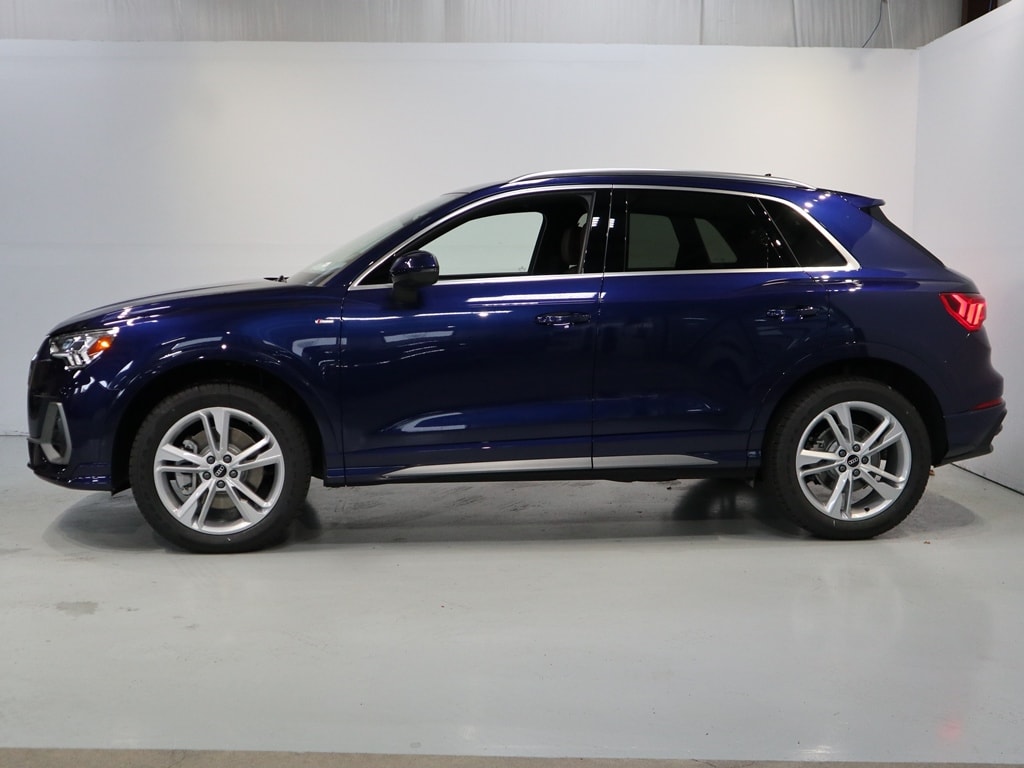 Vehicle image 6 of 10