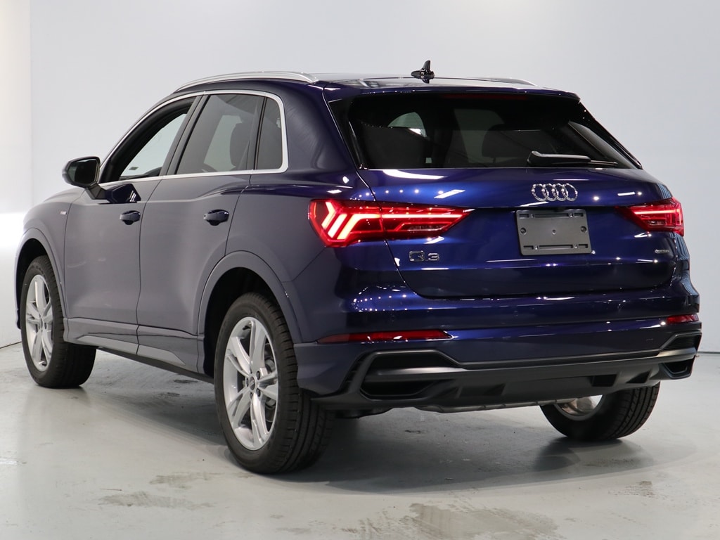 Vehicle image 5 of 10