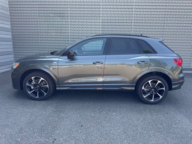 Vehicle image 6 of 17