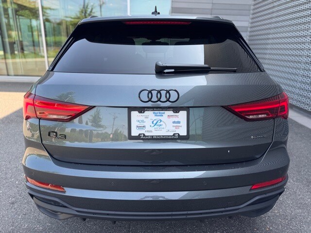 Vehicle image 9 of 17