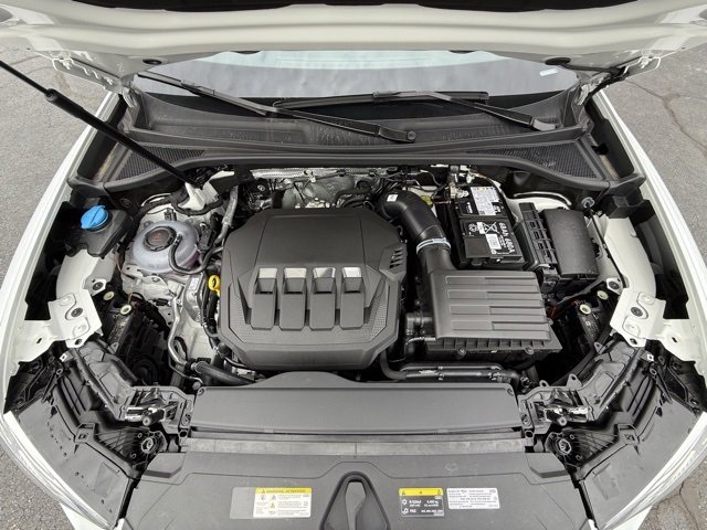 Vehicle image 17 of 26