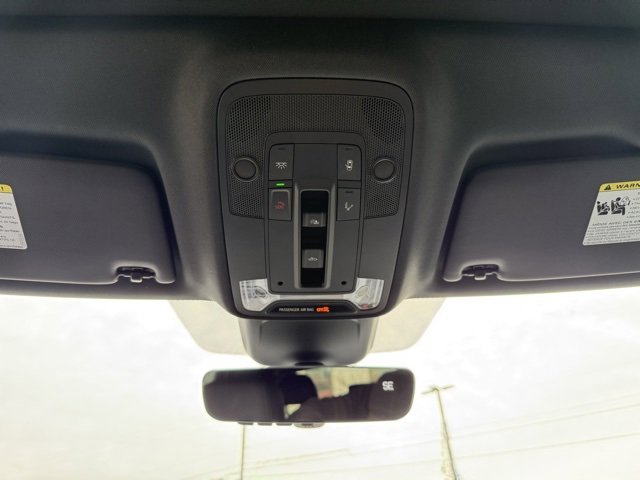 Vehicle image 23 of 26