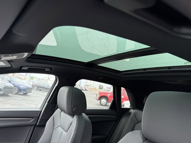 Vehicle image 12 of 26