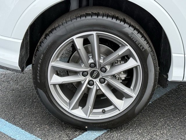 Vehicle image 6 of 26