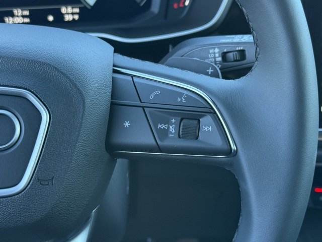 Vehicle image 19 of 26