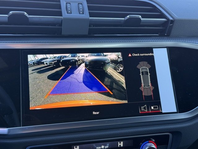 Vehicle image 24 of 26