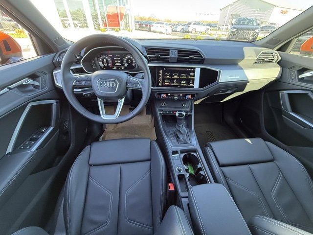 Vehicle image 6 of 26
