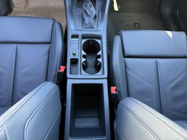 Vehicle image 22 of 26