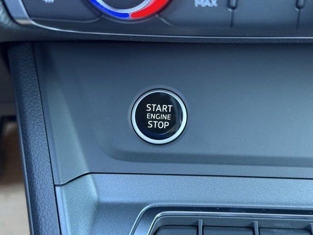 Vehicle image 18 of 26
