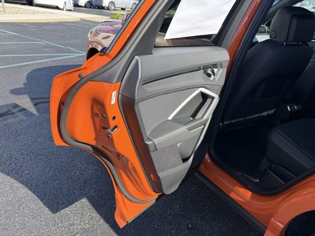 Vehicle image 13 of 26