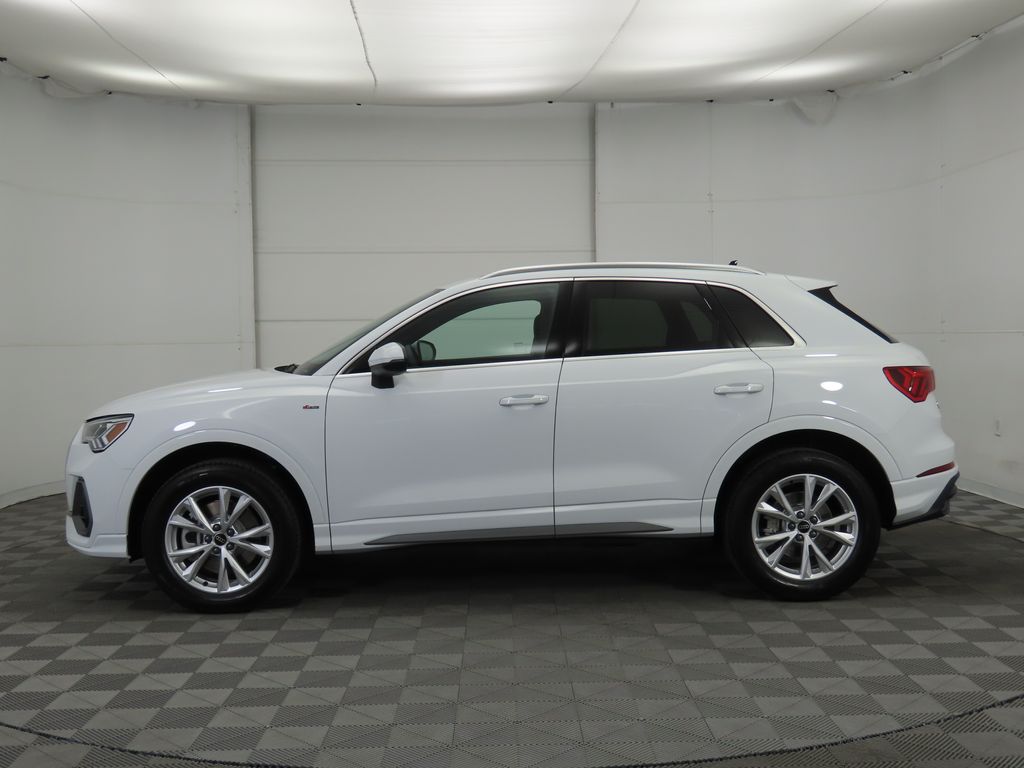Vehicle image 8 of 33