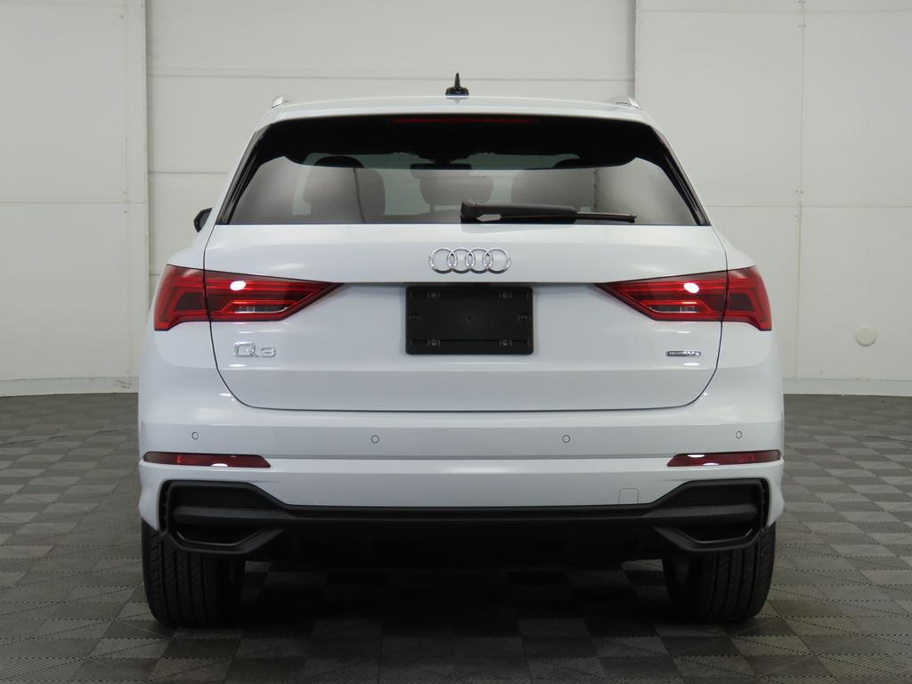 Vehicle image 6 of 33