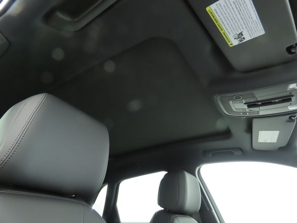 Vehicle image 19 of 33
