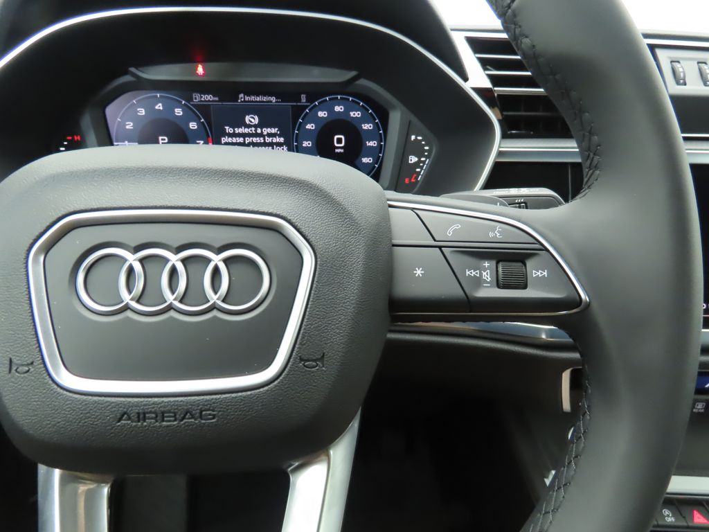Vehicle image 13 of 33