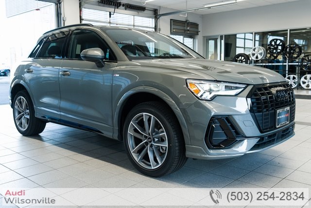 2025 Audi Q3 S Line Premium Image 3 of 30