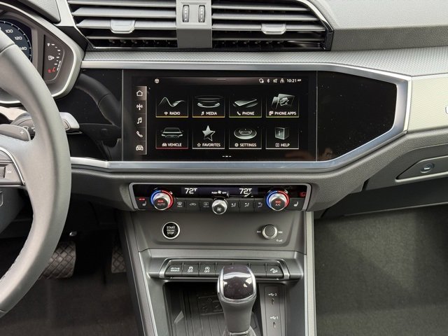 Vehicle image 21 of 25