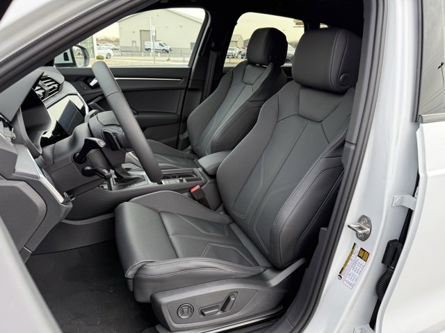 Vehicle image 8 of 25