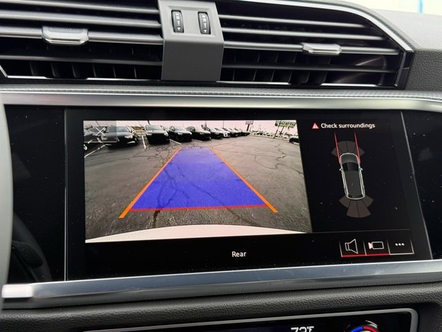 Vehicle image 23 of 25