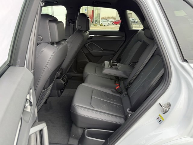 Vehicle image 12 of 25